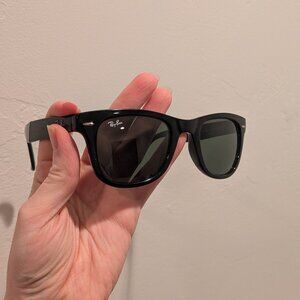 RayBans Wayfarer Folding Sunglasses